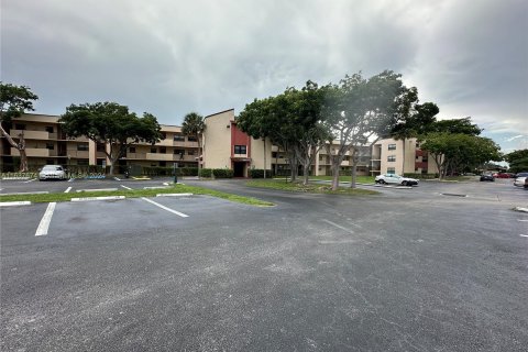 Condo in Miramar, Florida, 2 bedrooms  № 1309662 - photo 3