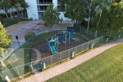 Condo in Sunrise, Florida, 1 bedroom  № 1292881 - photo 27