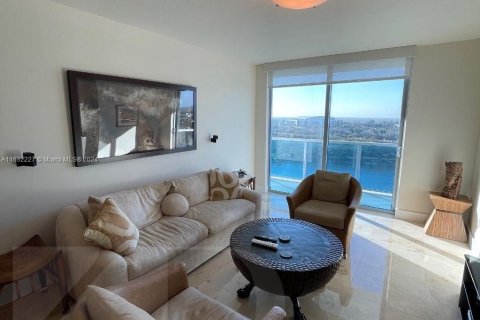 Condo in Sunrise, Florida, 1 bedroom  № 1292881 - photo 11