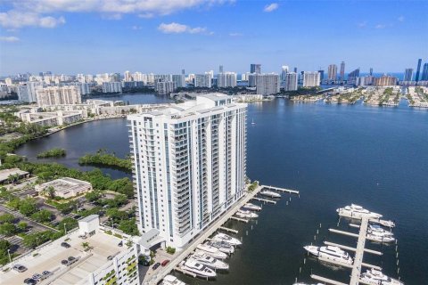 Condo in Aventura, Florida, 4 bedrooms  № 984373 - photo 1