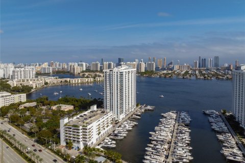 Condo in Aventura, Florida, 4 bedrooms  № 984373 - photo 10