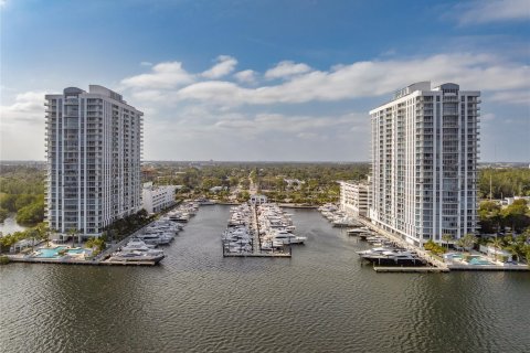 Condo in Aventura, Florida, 4 bedrooms  № 984373 - photo 4