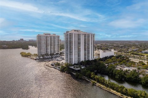 Condo in Aventura, Florida, 4 bedrooms  № 984373 - photo 13