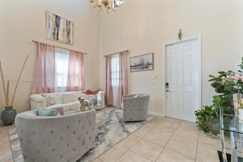 House in Homestead, Florida 4 bedrooms, 226.4 sq.m. № 1423908 - photo 9