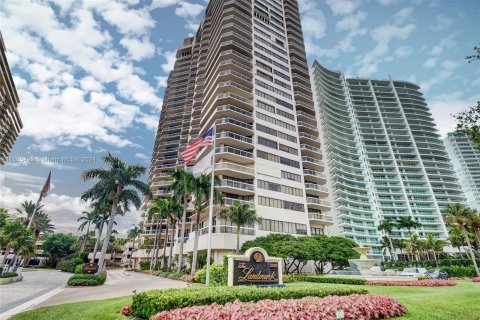 Condo in Aventura, Florida, 3 bedrooms  № 1423903 - photo 1