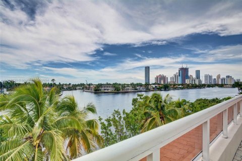 Condo in Aventura, Florida, 3 bedrooms  № 1423903 - photo 5