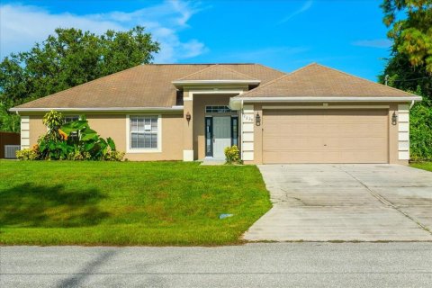 Villa ou maison à vendre à North Port, Floride: 3 chambres, 161 m2 № 1300407 - photo 1