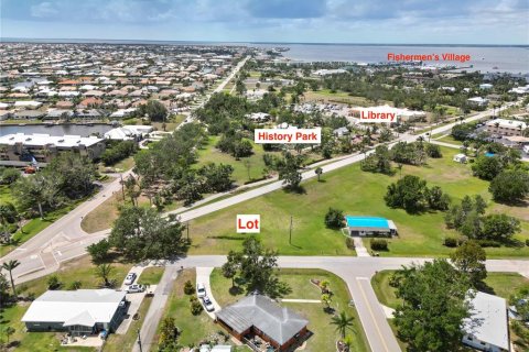 Terreno en venta en Punta Gorda, Florida № 429098 - foto 1