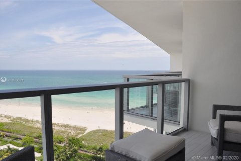 Condominio en alquiler en Miami Beach, Florida, 3 dormitorios, 141.12 m2 № 25844 - foto 11