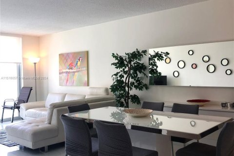 Condominio en venta en Hollywood, Florida, 2 dormitorios, 114.83 m2 № 954123 - foto 10