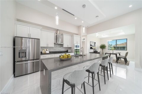 Casa en venta en Cape Coral, Florida, 4 dormitorios, 200.11 m2 № 908418 - foto 7