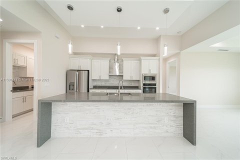 Casa en venta en Cape Coral, Florida, 4 dormitorios, 200.11 m2 № 908418 - foto 5