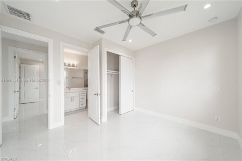 Villa ou maison à vendre à Cape Coral, Floride: 4 chambres, 200.11 m2 № 908418 - photo 11
