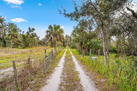 House in Punta Gorda, Florida 2 bedrooms, 119.75 sq.m. № 907414 - photo 10