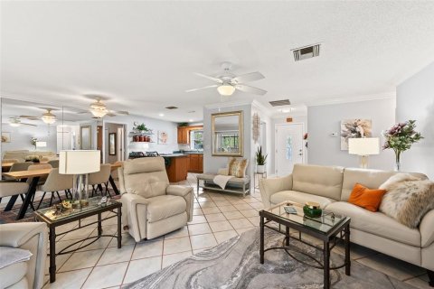Condo in Fort Myers, Florida, 2 bedrooms  № 966890 - photo 18