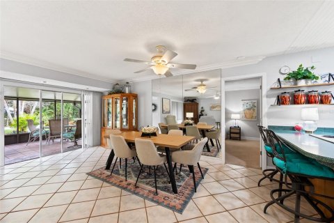 Condo in Fort Myers, Florida, 2 bedrooms  № 966890 - photo 12
