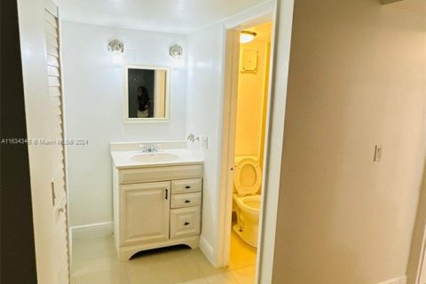 Condo in Sunny Isles Beach, Florida, 1 bedroom  № 1294874 - photo 10