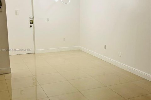 Condo in Sunny Isles Beach, Florida, 1 bedroom  № 1294874 - photo 4