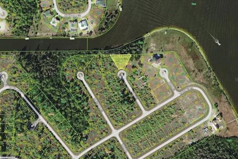 Terreno en venta en Port Charlotte, Florida № 792622 - foto 1