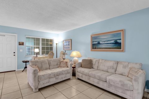 Condominio en venta en Vero Beach, Florida, 1 dormitorio, 74.32 m2 № 640333 - foto 15