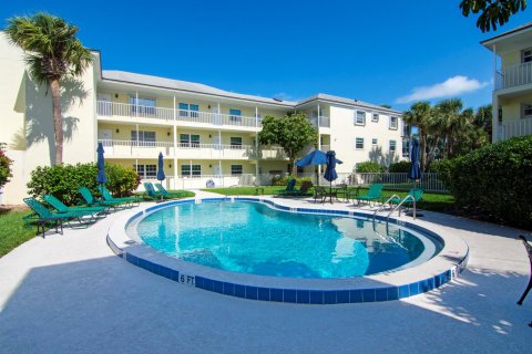 Condominio en venta en Vero Beach, Florida, 1 dormitorio, 74.32 m2 № 640333 - foto 17