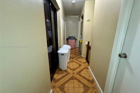 Townhouse in Miami Gardens, Florida 3 bedrooms, 133.41 sq.m. № 1116037 - photo 21