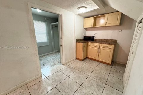 Townhouse in Miami Gardens, Florida 3 bedrooms, 133.41 sq.m. № 1116037 - photo 7