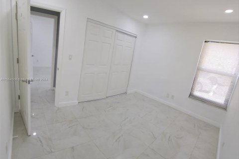 Townhouse in Hollywood, Florida 3 bedrooms, 157.93 sq.m. № 1132166 - photo 15