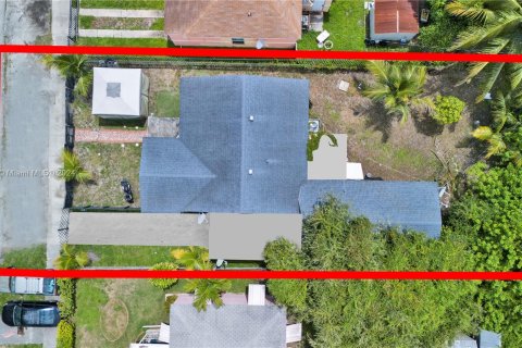 Commercial property in Miami, Florida 163.14 sq.m. № 1294695 - photo 3