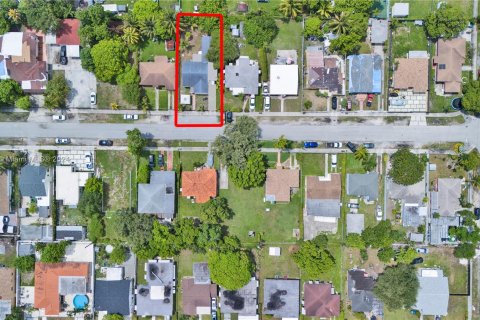 Propiedad comercial en venta en Miami, Florida, 163.14 m2 № 1294695 - foto 9