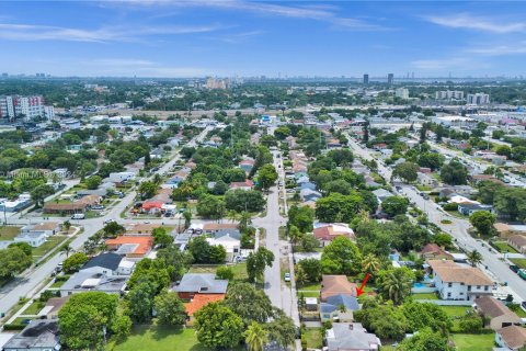 Propiedad comercial en venta en Miami, Florida, 163.14 m2 № 1294695 - foto 10