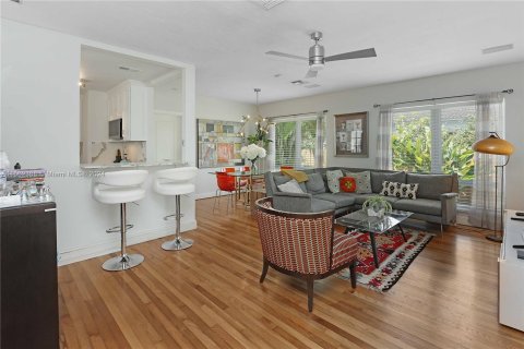 Casa en venta en Hollywood, Florida, 3 dormitorios, 179.12 m2 № 1384020 - foto 3