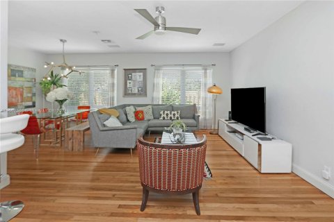 Casa en venta en Hollywood, Florida, 3 dormitorios, 179.12 m2 № 1384020 - foto 8