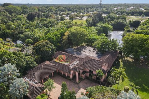 Villa ou maison à vendre à Davie, Floride: 5 chambres, 959.87 m2 № 1092098 - photo 2