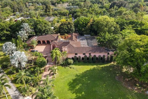 Villa ou maison à vendre à Davie, Floride: 5 chambres, 959.87 m2 № 1092098 - photo 1