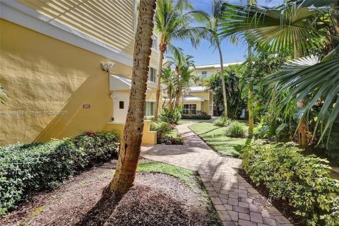 Copropriété à vendre à Fort Lauderdale, Floride: 2 chambres, 89.19 m2 № 1207845 - photo 4