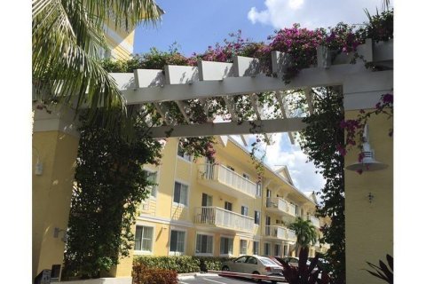 Copropriété à vendre à Fort Lauderdale, Floride: 2 chambres, 89.19 m2 № 1207845 - photo 8