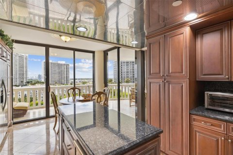 Copropriété à vendre à Aventura, Floride: 3 chambres, 242.01 m2 № 1353774 - photo 6