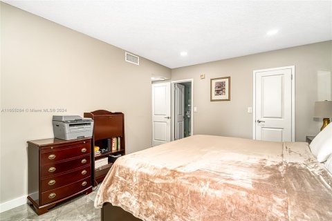 Condo in Sunny Isles Beach, Florida, 1 bedroom  № 1353821 - photo 25