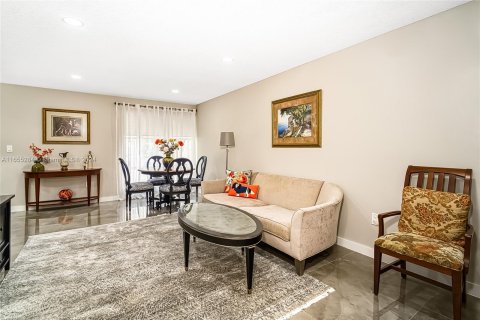 Condo in Sunny Isles Beach, Florida, 1 bedroom  № 1353821 - photo 1