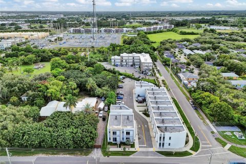 Townhouse in Homestead, Florida 3 bedrooms, 148.64 sq.m. № 1353820 - photo 23