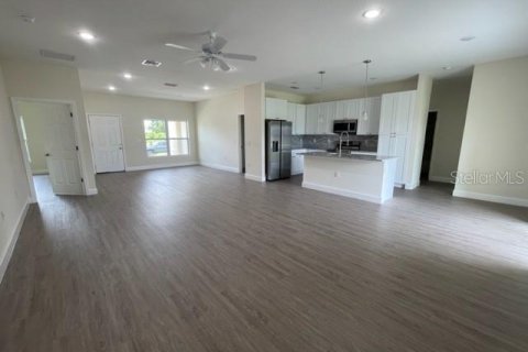 House in Palm Bay, Florida 4 bedrooms, 213.68 sq.m. № 971828 - photo 4