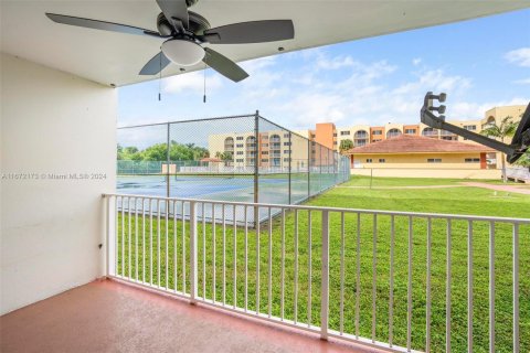 Condo in Hialeah, Florida, 1 bedroom  № 1394389 - photo 18