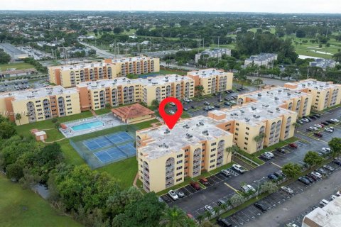 Condominio en venta en Hialeah, Florida, 1 dormitorio, 80.82 m2 № 1394389 - foto 24