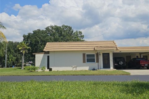 Villa ou maison à vendre à New Port Richey, Floride: 2 chambres, 82.78 m2 № 1337432 - photo 1