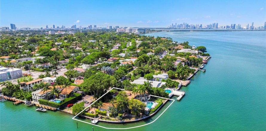 Land in Miami Beach, Florida № 942547