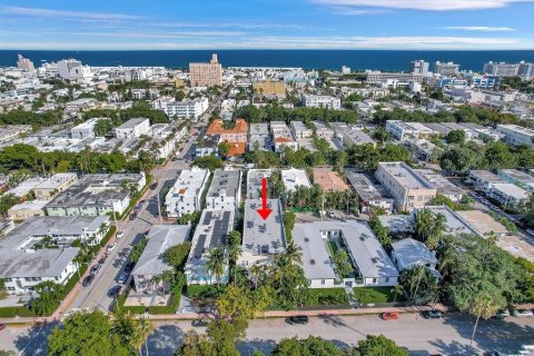 Condo in Miami Beach, Florida, 1 bedroom  № 887717 - photo 2