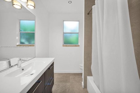 Condo in Miami Beach, Florida, 1 bedroom  № 887717 - photo 6