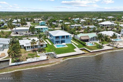 Casa en venta en Big Pine Key, Florida, 3 dormitorios, 167.6 m2 № 650004 - foto 9
