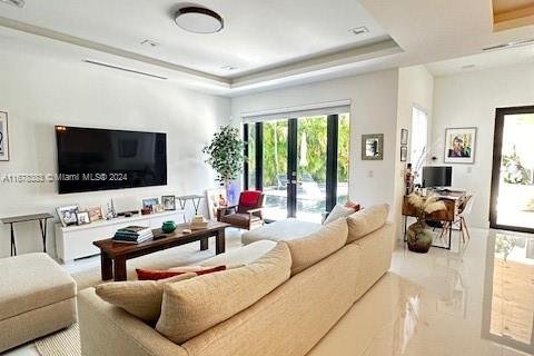 Casa en venta en Miami, Florida, 4 dormitorios, 314.94 m2 № 1409105 - foto 11